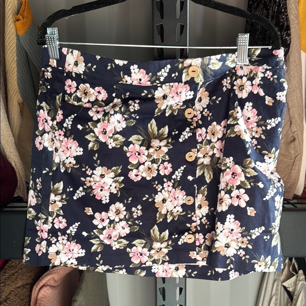 Floral mini skirt nwt